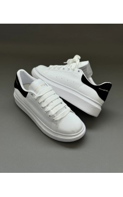 Alexander McQueen Beyaz Siyah Detay